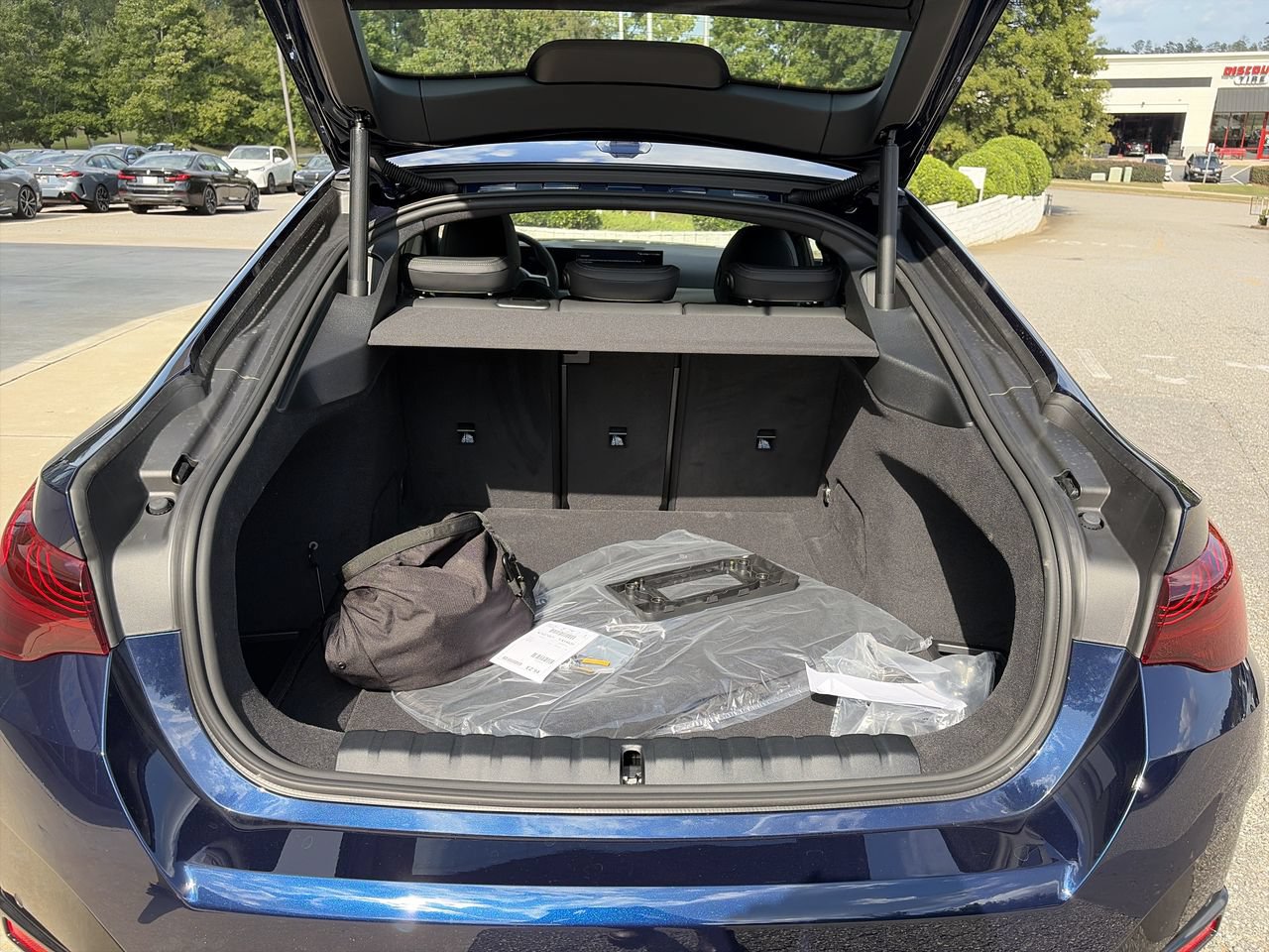New 2026 BMW i4 eDrive40 w/ M Sport Package RWD image 33