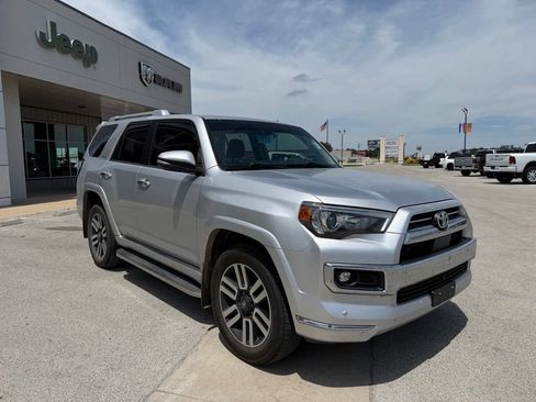 Used 2022 Toyota 4Runner Limited AWD/4WD image 8