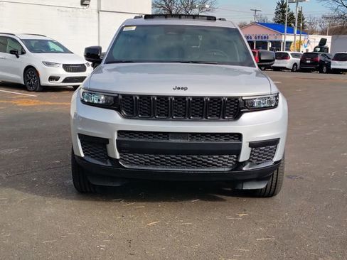 New 2025 Jeep Grand Cherokee L Altitude image 37