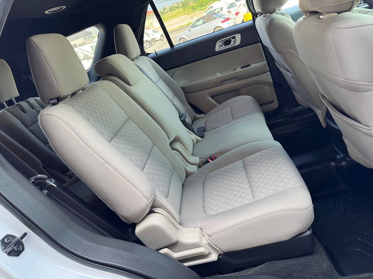 Used 2014 Ford Explorer XLT FWD image 12