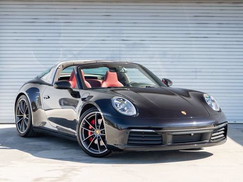 Certified 2024 Porsche 911 Targa 4S AWD/4WD image 10