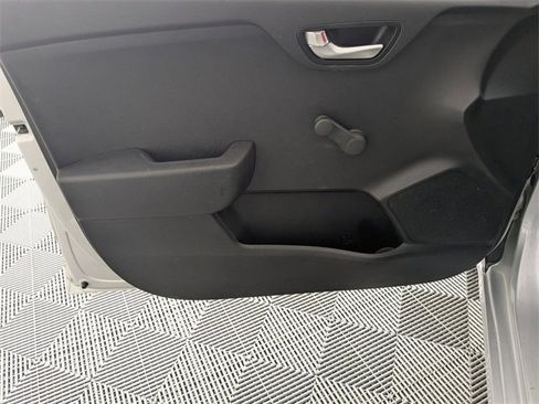 Used 2018 Kia Rio LX image 10