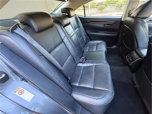 Used 2014 Lexus ES 350 w/ Luxury Package FWD image 25
