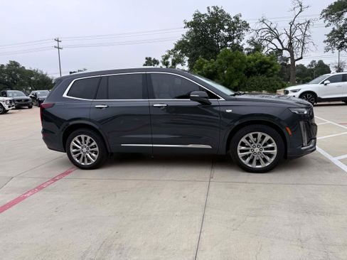 Used 2022 Cadillac XT6 Premium Luxury w/ Technology Package FWD image 6