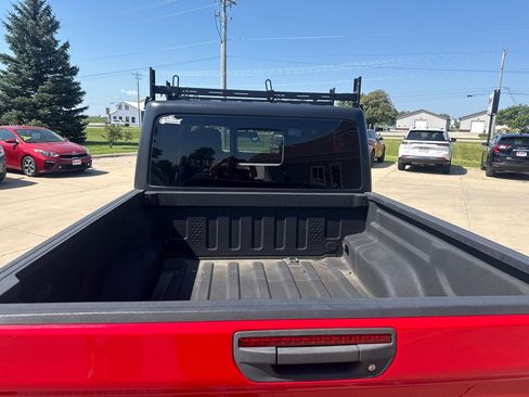 Used 2020 Jeep Gladiator Sport w/ Quick Order Package 24S AWD/4WD image 15
