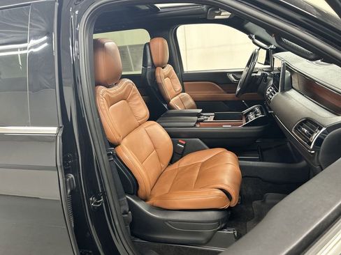 Used 2021 Lincoln Navigator L Reserve image 25