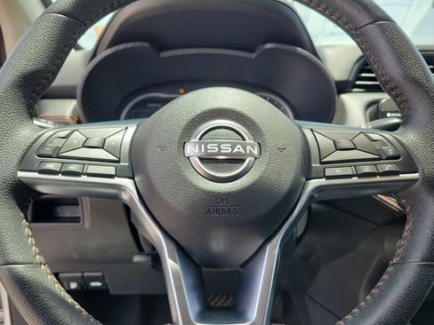 Used 2024 Nissan Versa SR FWD image 25