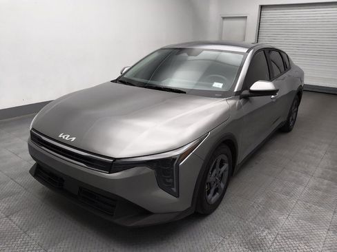 Used 2025 Kia K4 FWD image 2