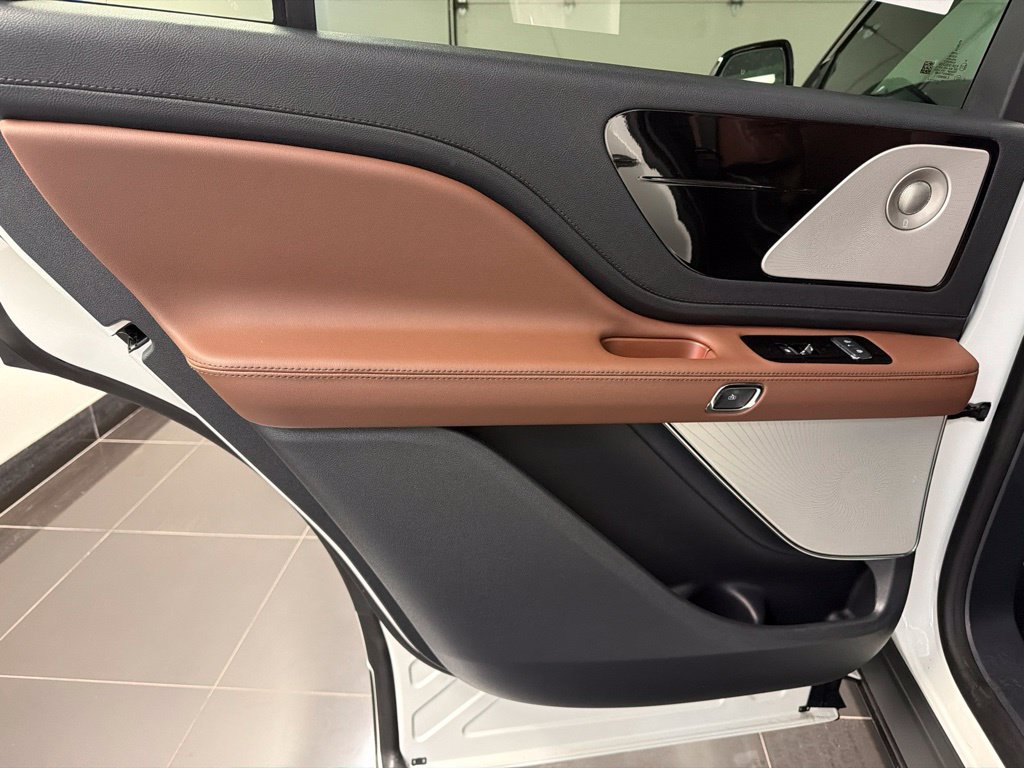New 2027 Lincoln Aviator Reserve AWD/4WD image 35