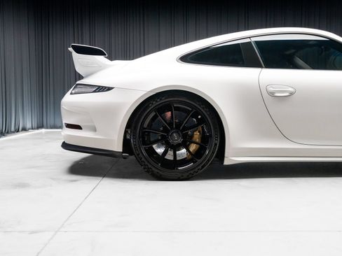 Used 2015 Porsche 911 GT3 w/ Sound Package Plus RWD image 30