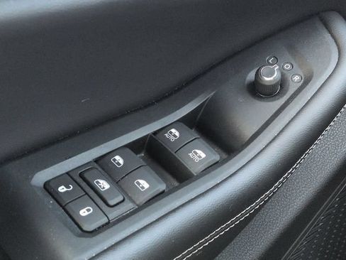 Used 2023 Jeep Grand Cherokee Altitude AWD/4WD image 25