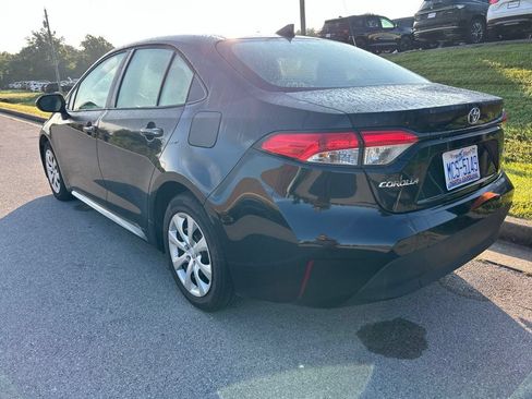 Used 2025 Toyota Corolla LE FWD image 4