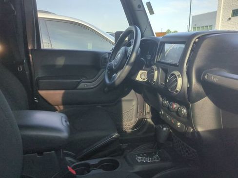 Used 2016 Jeep Wrangler Sport AWD/4WD image 9