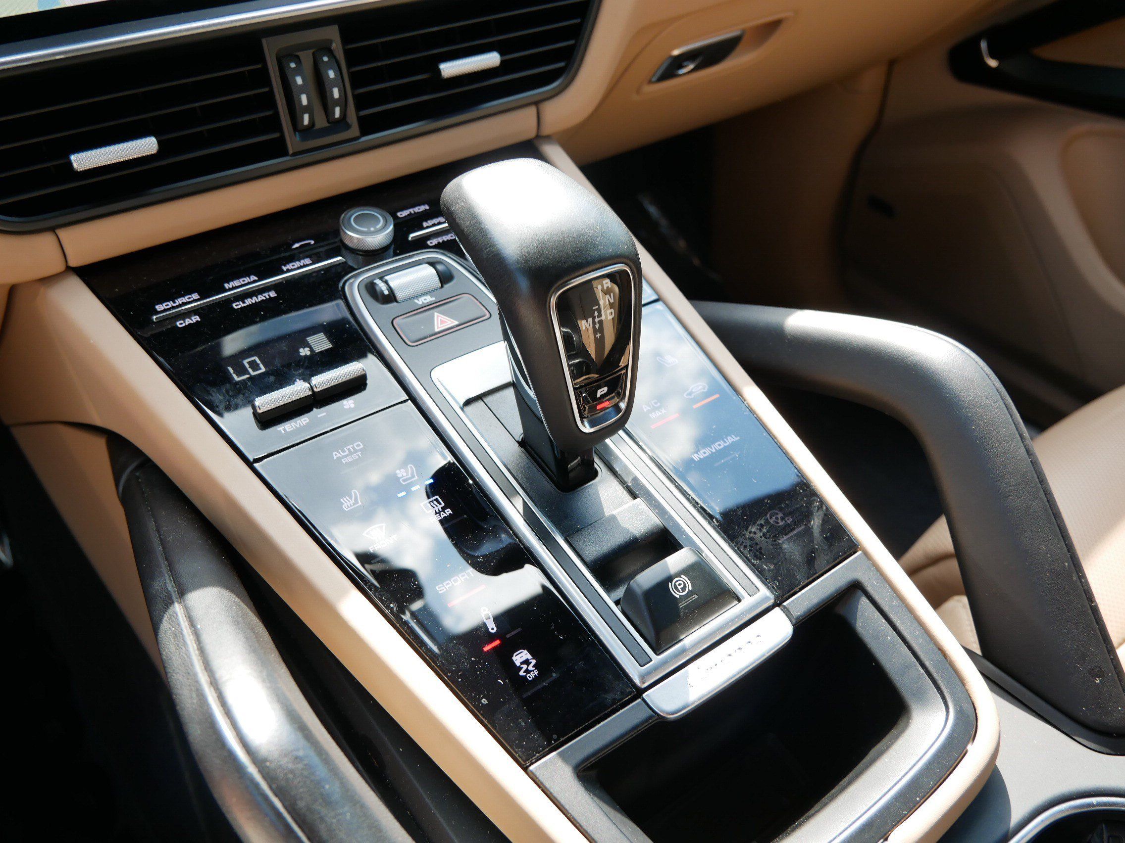 Used 2023 Porsche Cayenne S Platinum AWD/4WD image 24