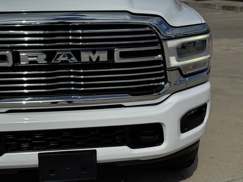 Used 2024 RAM 2500 Laramie AWD/4WD image 5