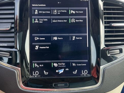 Used 2016 Volvo XC90 T6 Momentum w/ Momentum Plus Package image 31