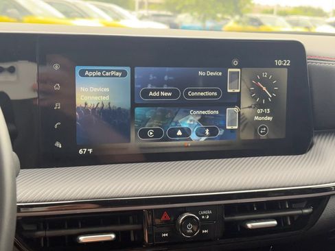 Used 2025 Nissan Kicks SR FWD image 17