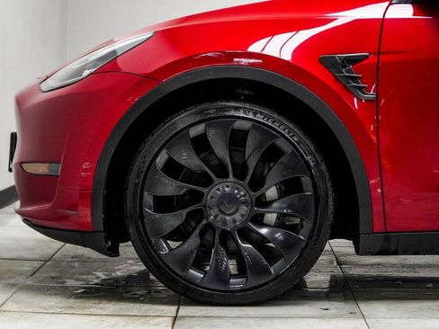 Used 2021 Tesla Model Y Long Range image 10