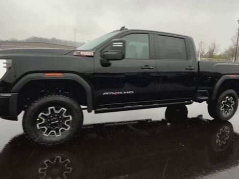 New 2026 GMC Sierra 2500 AT4X image 4