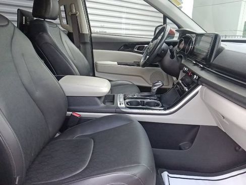 Used 2022 Kia Carnival SX FWD image 36