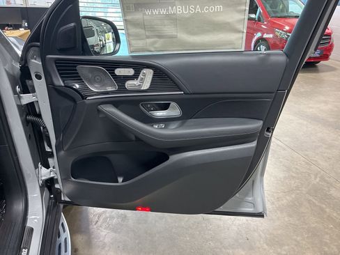 New 2025 Mercedes-Benz GLS 580 4MATIC image 19