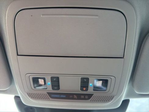 Used 2022 Ford Explorer XLT w/ Equipment Group 202A image 40