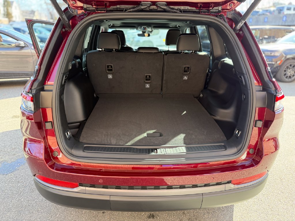 New 2026 Jeep Grand Cherokee Altitude AWD/4WD image 28