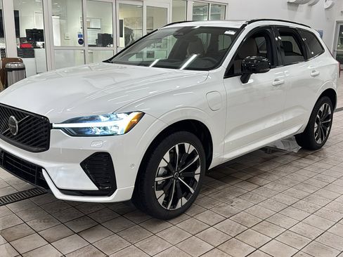 New 2026 Volvo XC60 T8 Plus w/ Protection Package Premier image 9