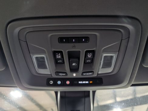 Used 2022 GMC Sierra 3500 Denali w/ Denali Ultimate Package image 14