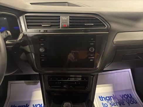 Used 2023 Volkswagen Tiguan SE image 19