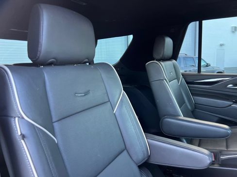 Used 2023 Cadillac Escalade Sport AWD/4WD image 21