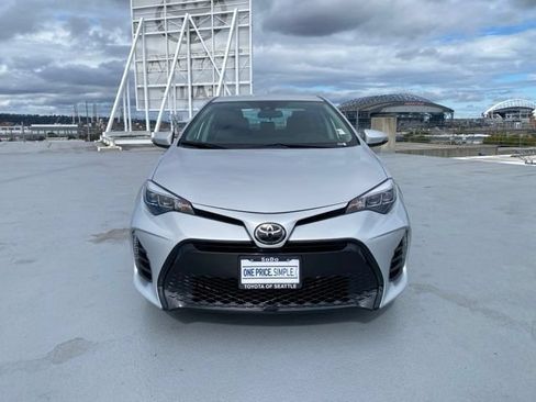 Used 2018 Toyota Corolla SE w/ Carpet Mat Package (TMS) FWD image 3