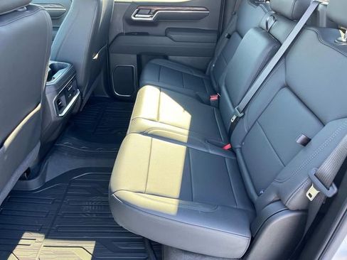 New 2025 GMC Sierra 1500 SLT w/ SLT Convenience Package image 19