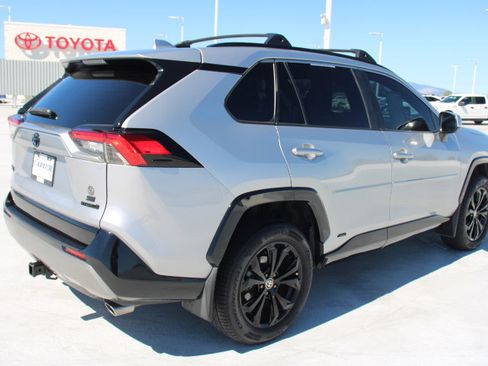 Certified 2022 Toyota RAV4 SE AWD/4WD image 3