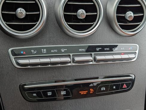 Used 2020 Mercedes-Benz GLC 300 4MATIC image 41