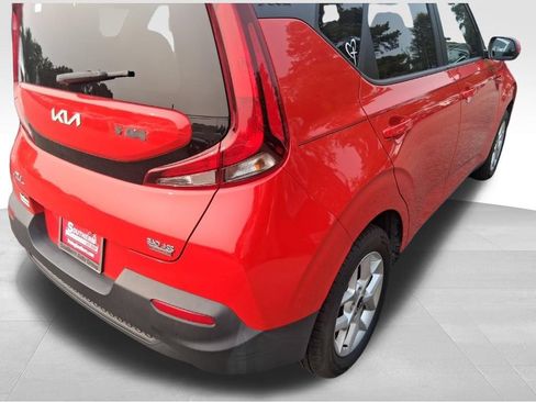Used 2022 Kia Soul LX w/ Technology Package FWD image 13