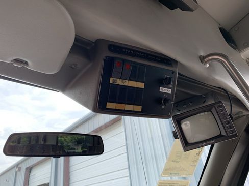 Used 2010 Ford E-450 and Econoline 450 Super Duty RWD image 25