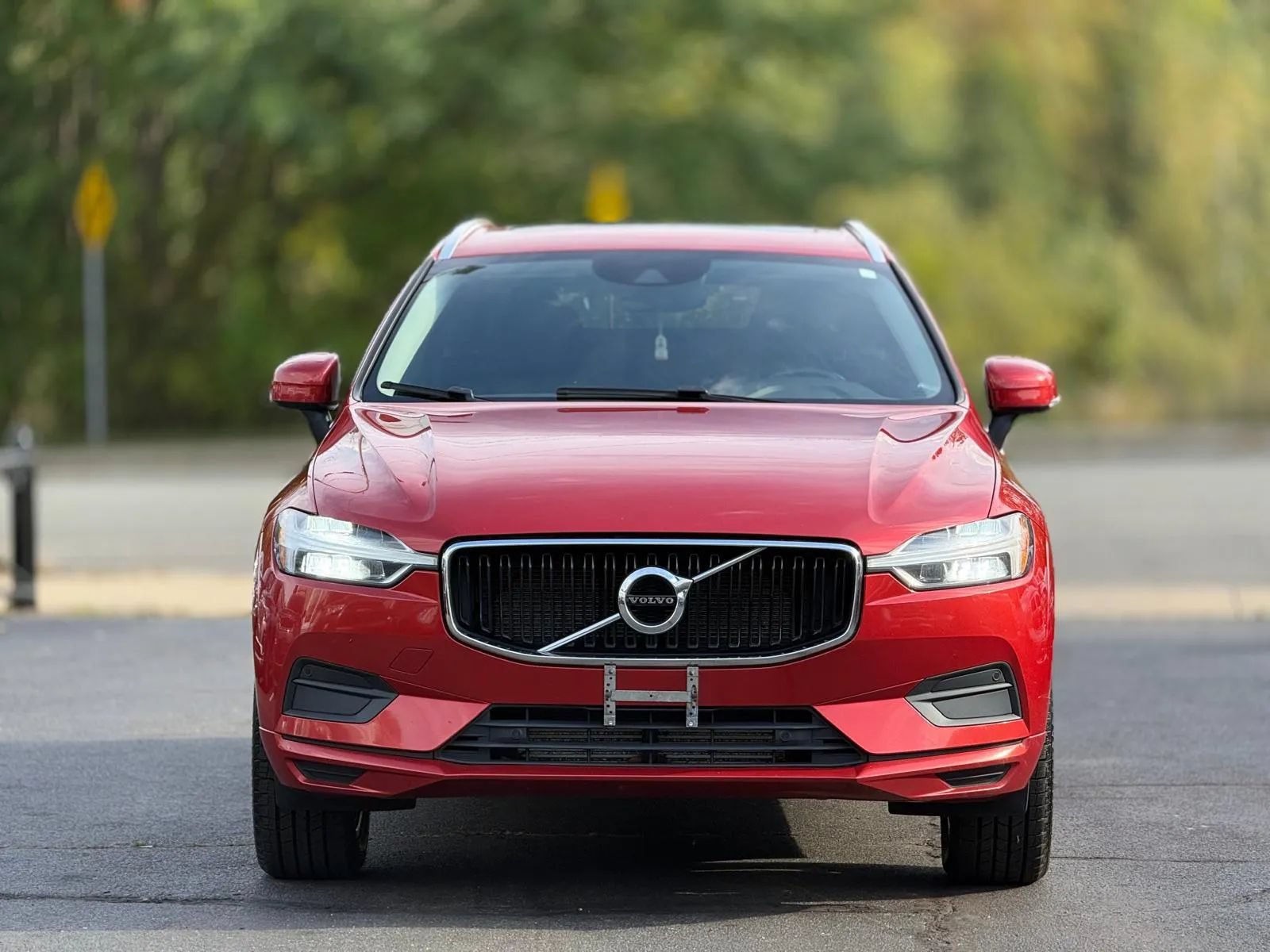 Used 2020 Volvo XC60 T6 Momentum AWD/4WD image 3