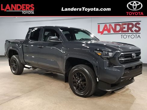 Used 2024 Toyota Tacoma SR image 1