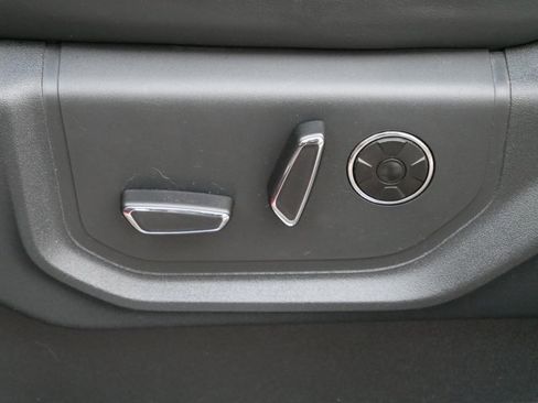 Certified 2022 Ford F350 Platinum w/ FX4 Off-Road Package image 11