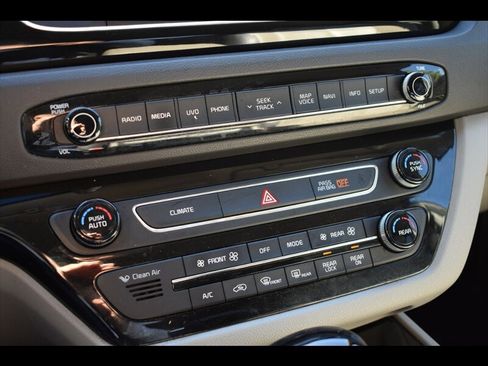 Used 2016 Kia Sedona SX image 12