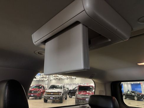 Used 2011 GMC Yukon XL Denali image 17