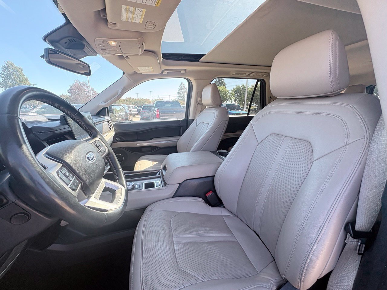 Used 2024 Ford Expedition Max Limited RWD image 6