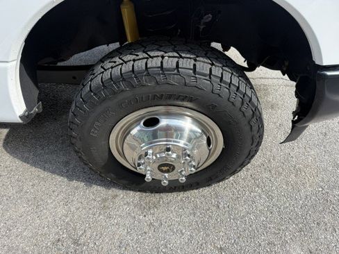 Used 2017 Ford F350 XL w/ Trailer Tow Package image 16