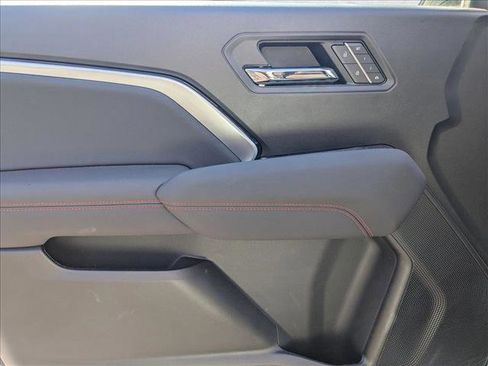 Used 2024 Chevrolet Colorado Z71 w/ Z71 Convenience Package 2 image 10