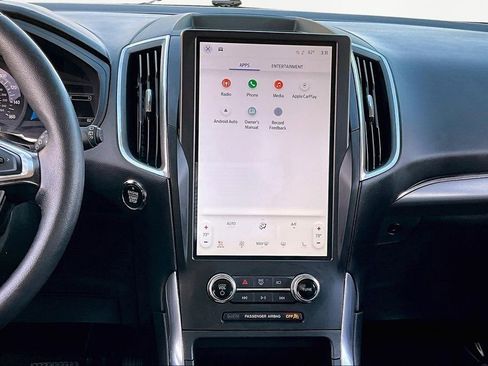 Used 2024 Ford Edge Titanium image 9