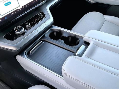 Used 2025 Ford Expedition Max Platinum image 16