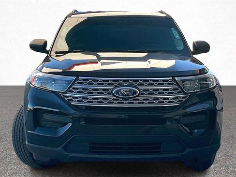 Used 2020 Ford Explorer XLT image 3