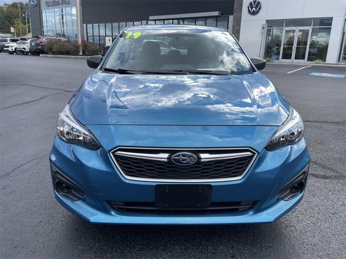 Used 2019 Subaru Impreza 2.0i image 2