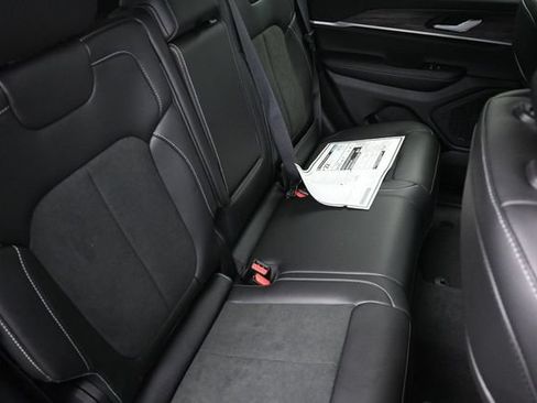 New 2026 Jeep Grand Cherokee Altitude AWD/4WD image 46